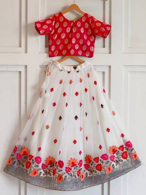 Designer lehenga choli set perfect for festive occasions weddings and celebrations 1