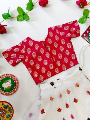 Designer lehenga choli set perfect for festive occasions weddings and celebrations 3