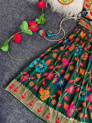 Girls green floral woven lehenga choli set with tie-up top & flowy skirt 2