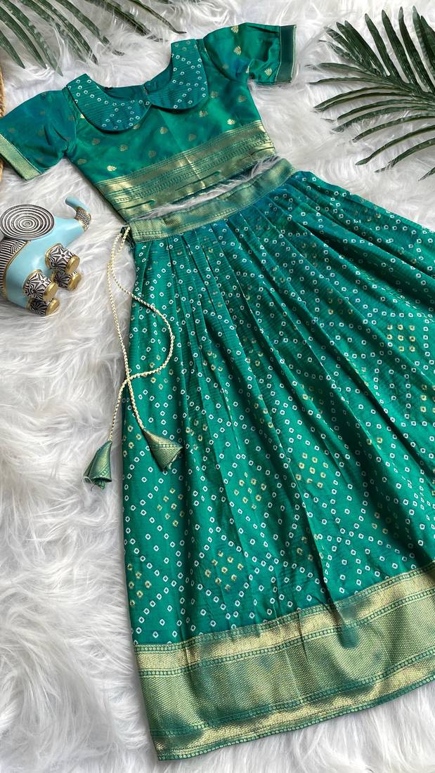 Girls rama bandhani skirt and top set with radha krishna motif back design