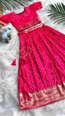 Girls pink bandhani skirt and top set with radha krishna motif back design 1