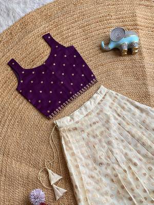 Girls off-white embroidered silk blend polka dot skirt with zari weaving top 3