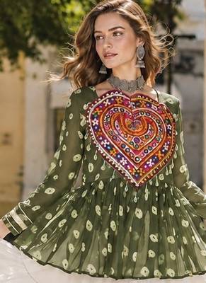 Mehendi&White Cotton Readymade Navratri Lehenga Choli with Kutchi Gamthi Patchework 1