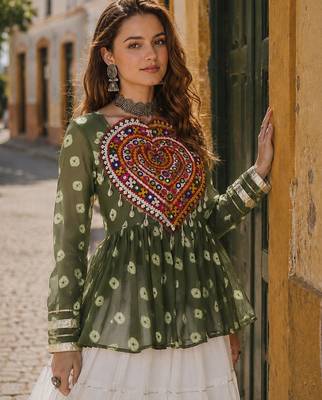 Mehendi&White Cotton Readymade Navratri Lehenga Choli with Kutchi Gamthi Patchework 3