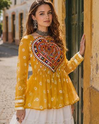 Yellow&White Cotton Readymade Navratri Lehenga Choli with Kutchi Gamthi Patchework 3