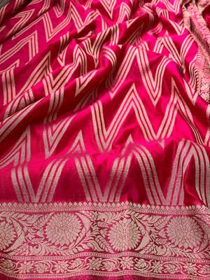 Pink Woven Golden Zari Chevron Pattern Design Fabric Pure Soft Chinon/Georgette Saree With Blouse Unstitched 5