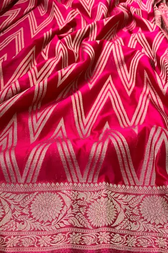 Pink Woven Golden Zari Chevron Pattern Design Fabric Pure Soft Chinon/Georgette Saree With Blouse Unstitched
