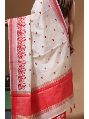 Off-white supernet with computer embroidery saree with blouse piece 4