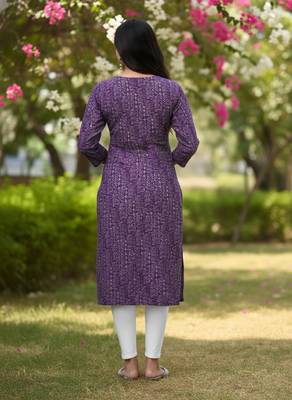 Purple cotton blend geometric printed kurta for women 3