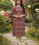 Maroon cotton blend geometric printed kurta for women