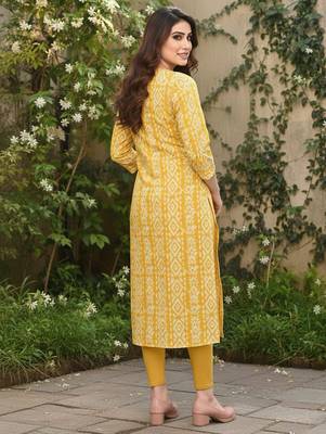 Yellow cotton blend geometric printed kurta for women 3