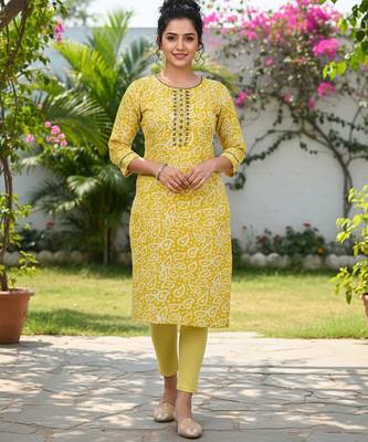 Yellow cotton blend geometric printed kurta for women 1