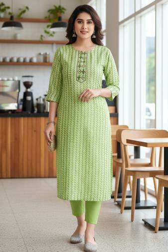 Green cotton blend geometric printed kurta for women