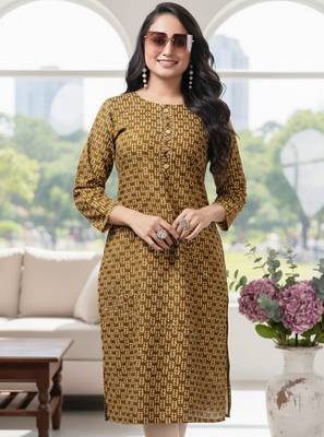 Mustard cotton blend geometric printed kurta for women 4