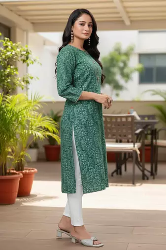 Green cotton blend geometric printed kurta for women