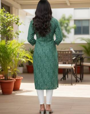 Green cotton blend geometric printed kurta for women 3