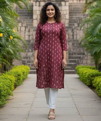 Maroon cotton blend geometric printed kurta for women 1