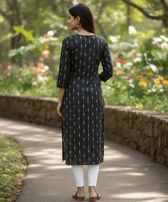 Black cotton blend geometric printed kurta for women 3