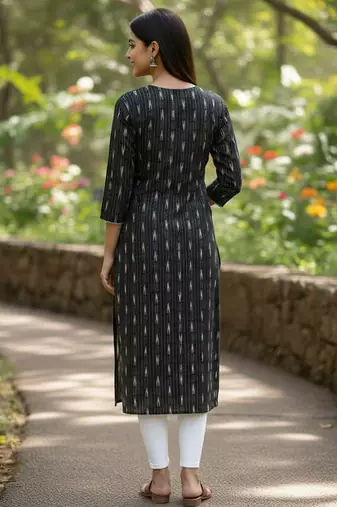 Black cotton blend geometric printed kurta for women