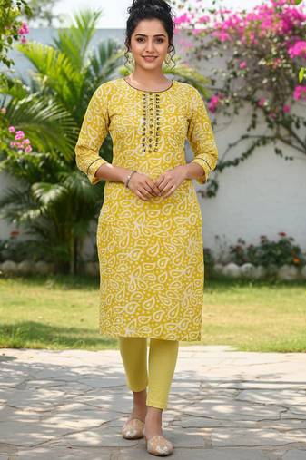 Yellow cotton blend geometric printed kurta for women