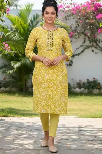 Yellow cotton blend geometric printed kurta for women