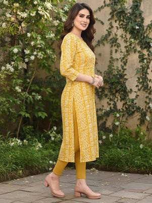 Yellow cotton blend geometric printed kurta for women 2
