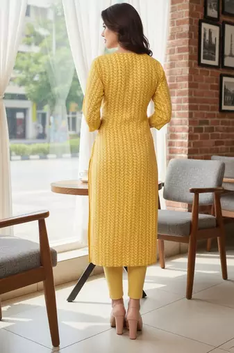 Yellow cotton blend geometric printed kurta for women