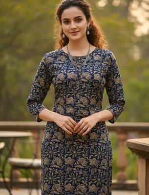 Blue cotton blend geometric printed kurta for women 4