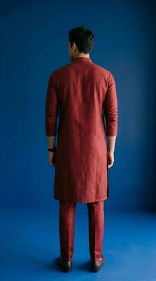 Maroon embroidered dupion silk kurta set 2