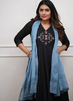  black foil mirror work cotton anarkali suit 3
