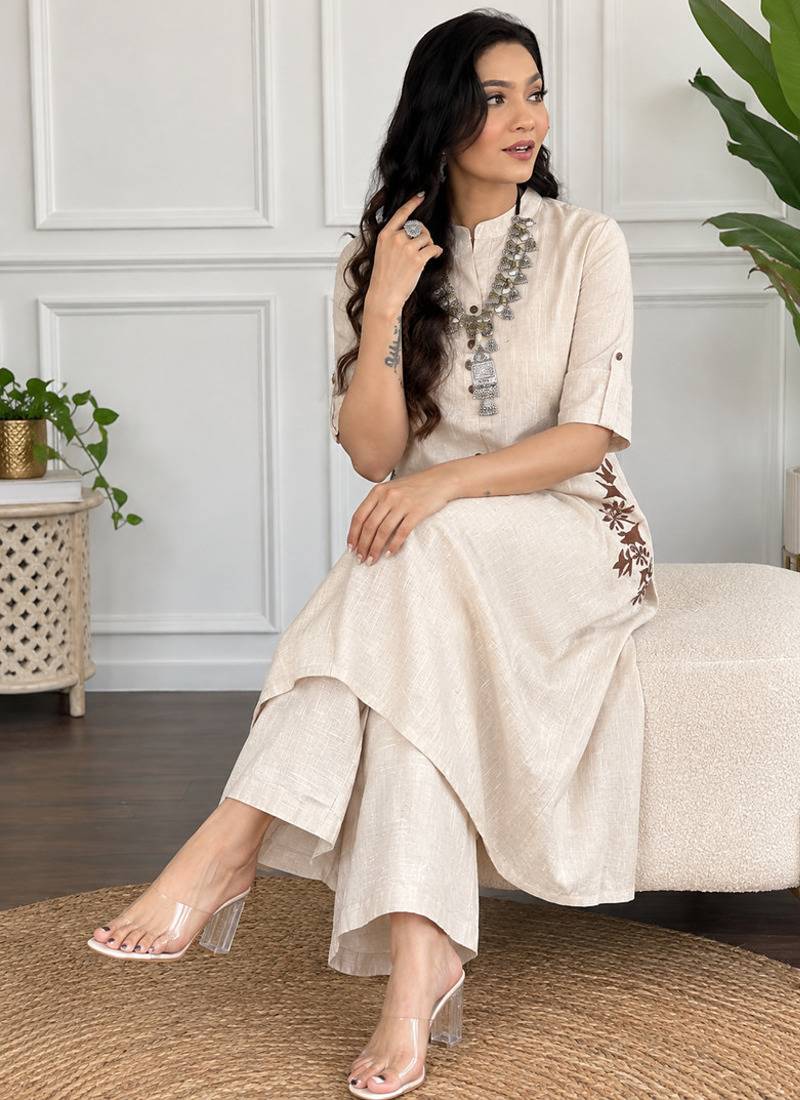  off white solid a-line pure cotton kurta set with trousers