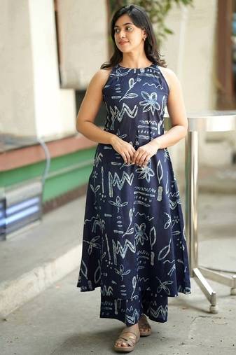  blue abstract printed sleeveless cotton kurta & wide-leg pant co-ord set