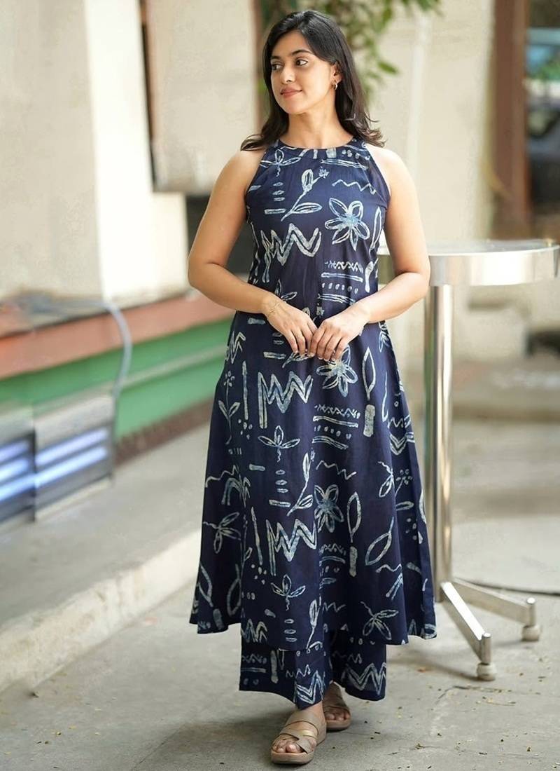  blue abstract printed sleeveless cotton kurta & wide-leg pant co-ord set