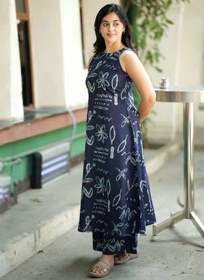  blue abstract printed sleeveless cotton kurta & wide-leg pant co-ord set 3