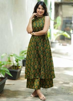  dark green block printed sleeveless cotton a-line kurta set 3