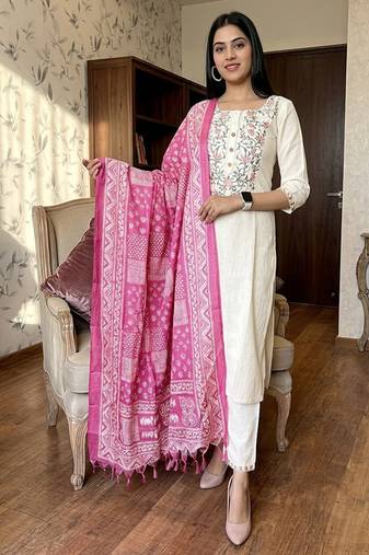  off-white floral embroidered cotton kurta set with pink bandhani dupatta