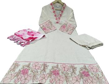  off-white and pink floral embroidered kurta set 5
