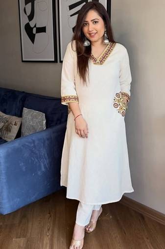  off-white embroidered cotton straight kurta pant set