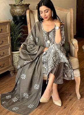  grey tie-up neck cotton straight ethnic suit set 2
