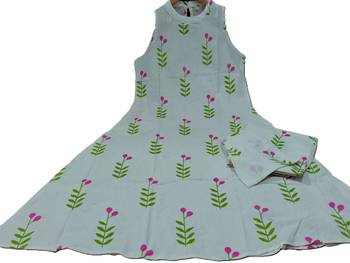  off-white floral block printed sleeveless cotton kurta & wide-leg pant co-ord set 5