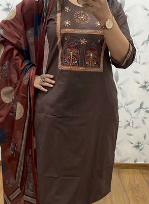  coffee brown yoke work cotton straight suit set 4