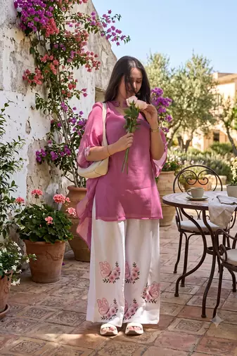 Women onion pink solid straight kurti with butterfly print palazzo & dupatta set