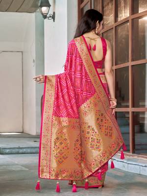 women's baby pink patola silk blend saree with geometric pattern 2