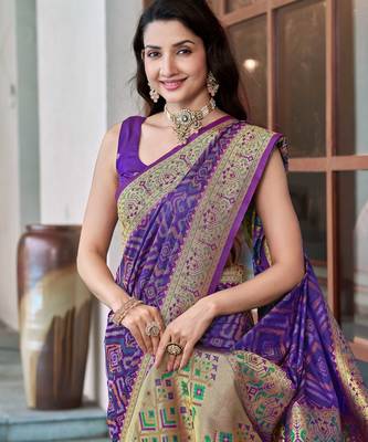 women's purple patola silk blend saree with geometric pattern 3