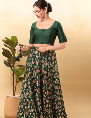 Women's taffeta silk padded front open elbow sleeves saree blouse 4