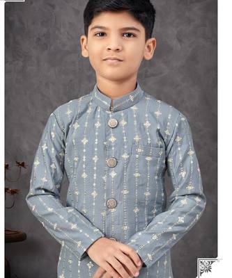 Grey colour indo-western set with embroidery, digital print & fancy buttons 2