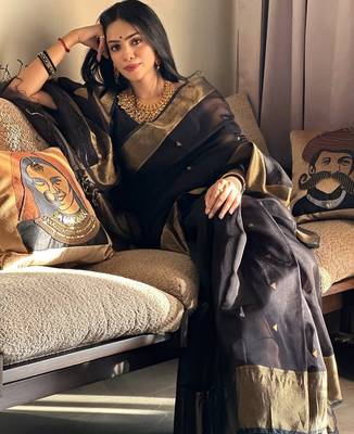 banarasi silk blend blend black color woven saree with blouse 1