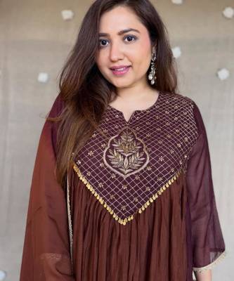 Brown chanderi embroidered kurta set 3