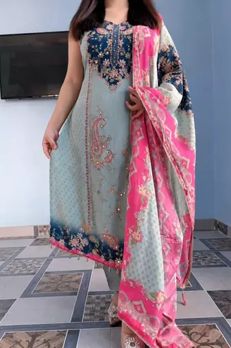 Light-grey silk blend embroidered kurta set