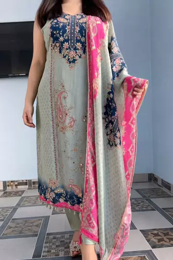 Light-grey silk blend embroidered kurta set